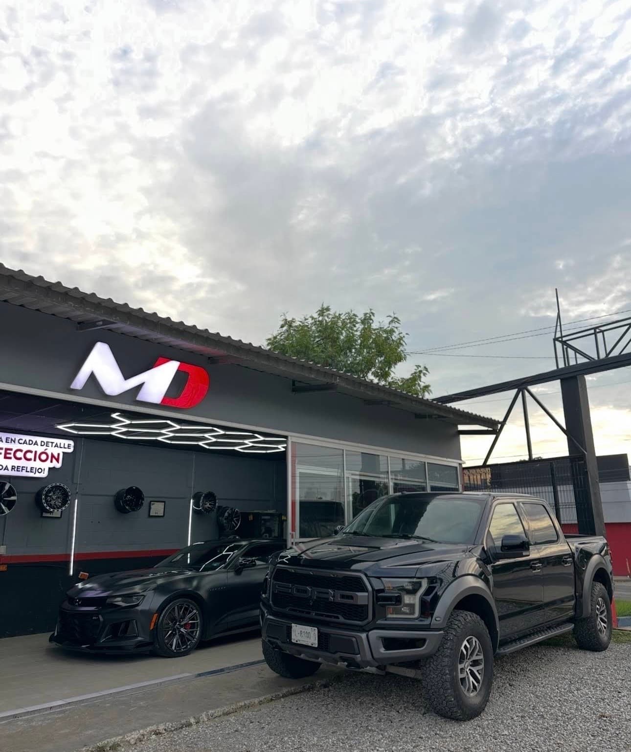 Fachada del taller de Minas Detailing en Villahermosa